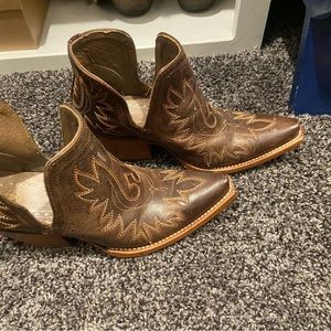 Ariat Dixon Size 6